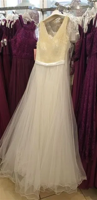 Luxury Evening & Gala Gown Collection Model 112 — Women's Fashion, Evening Gowns, Modest Wear & Hajj Clothing | COIDET & ATC