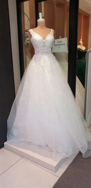 Luxury Evening & Gala Gown Collection Model 121 — Women's Fashion, Evening Gowns, Modest Wear & Hajj Clothing | COIDET & ATC