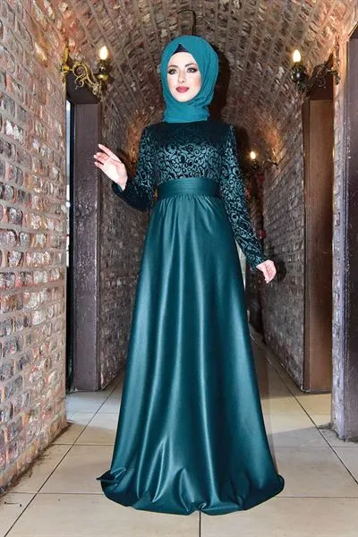 Princess Evening Gown Emerald Green — Export Series 37 — Women's Fashion, Evening Gowns, Modest Wear & Hajj Clothing | COIDET & ATC